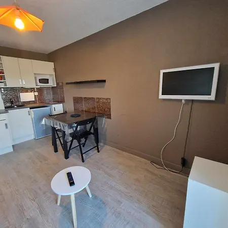 Renove Avec Terrasse Et Parking Prive Au Coeur De - Fr-1-326-598 Marseillan (Herault)