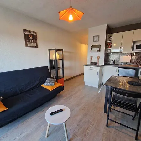 Renove Avec Terrasse Et Parking Prive Au Coeur De - Fr-1-326-598 * Marseillan (Herault)